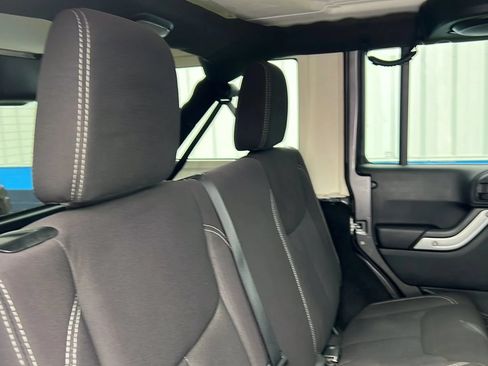 Used 2014 Jeep Wrangler Unlimited Sahara w/ Connectivity Group AWD/4WD image 20