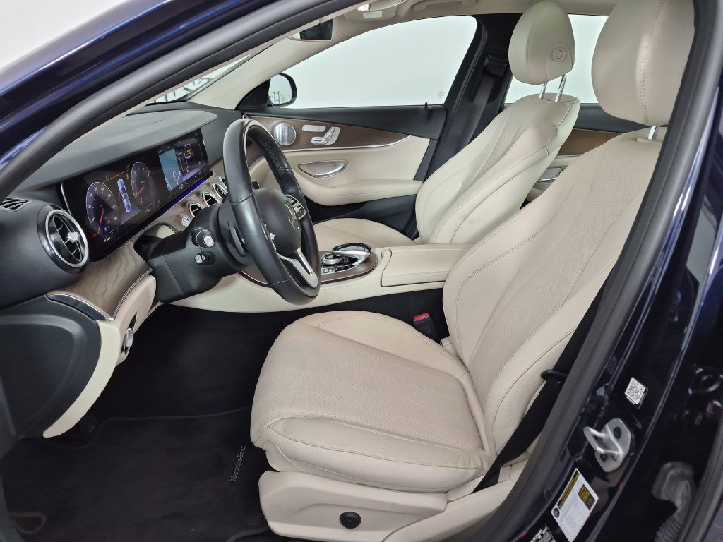 Used 2020 Mercedes-Benz E 350 4MATIC Sedan w/ Parking Assistance Package image 17