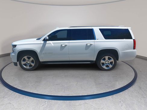 Used 2020 Chevrolet Suburban LT AWD/4WD image 8