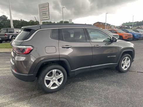 Used 2024 Jeep Compass Latitude AWD/4WD image 16