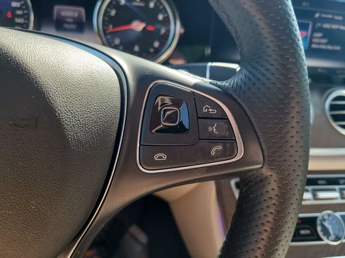 Used 2018 Mercedes-Benz E 300 image 14