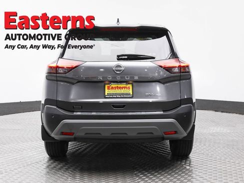 Used 2022 Nissan Rogue SV AWD/4WD image 6