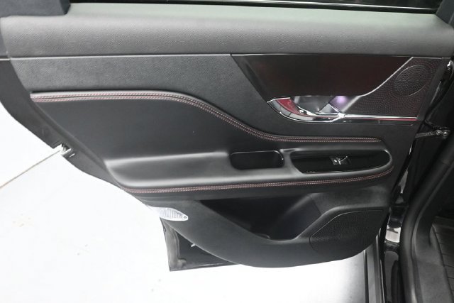 Certified 2025 Lincoln Corsair Grand Touring AWD/4WD image 24