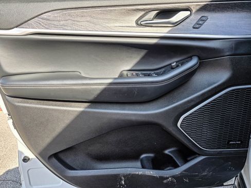 Used 2022 Jeep Grand Cherokee Limited image 8