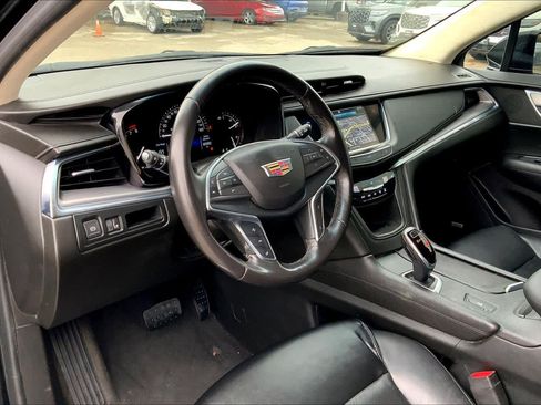 Used 2018 Cadillac XT5 Luxury w/ Driver Awareness Package FWD image 16