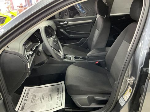 Used 2021 Volkswagen Jetta S image 11