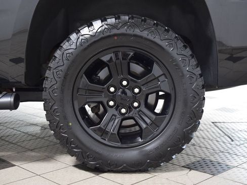Used 2019 Chevrolet Tahoe LT w/ Z71 Midnight Edition AWD/4WD image 27