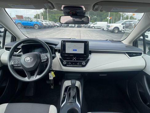 Used 2026 Toyota Corolla LE FWD image 15