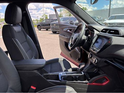 Used 2023 Chevrolet TrailBlazer RS w/ Convenience Package AWD/4WD image 24