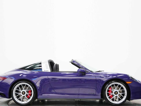 Used 2018 Porsche 911 Targa 4 GTS AWD/4WD image 2