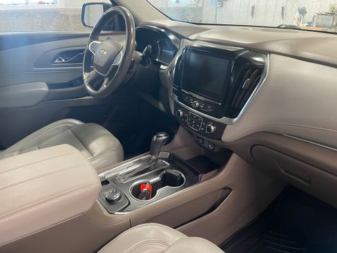 Used 2020 Chevrolet Traverse LT w/ LT Premium Package image 39