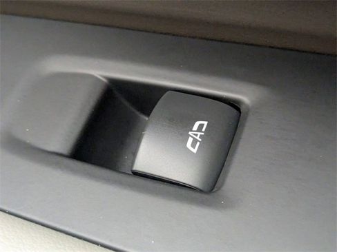 Certified 2023 GMC Yukon XL SLT image 37