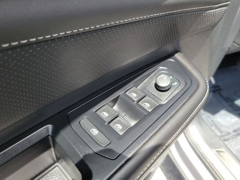 Used 2024 Volkswagen Atlas SE FWD image 24