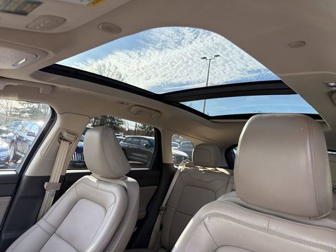 Certified 2022 Lincoln Corsair AWD w/ Premium Package image 29