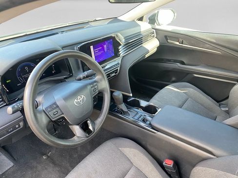 Used 2025 Toyota Camry LE FWD image 14