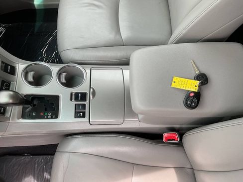 Used 2012 Toyota Highlander SE w/ Tow Pkg AWD/4WD image 23