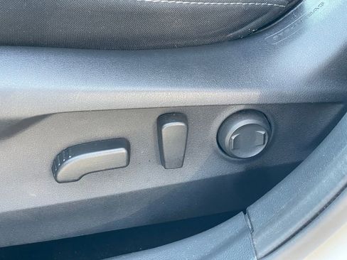 Used 2022 Subaru Outback Premium image 13