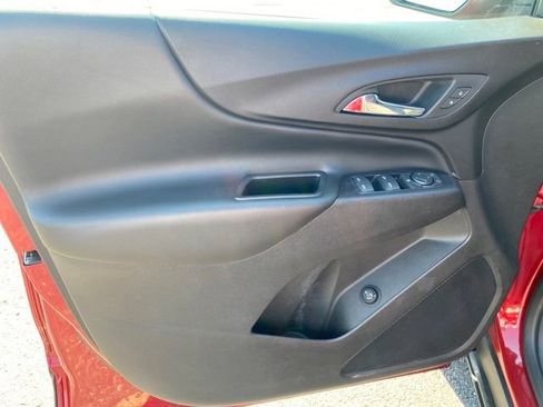 Used 2020 Chevrolet Equinox LT image 17