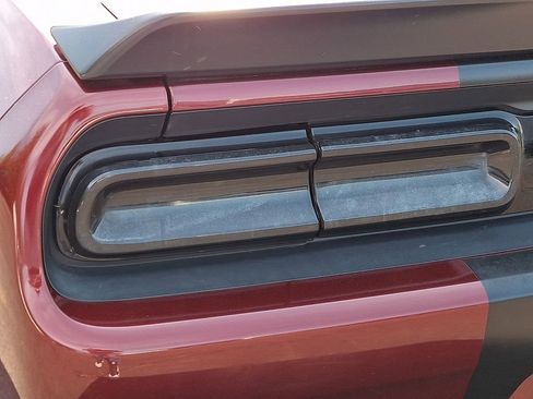 Used 2018 Dodge Challenger SRT Hellcat RWD image 10