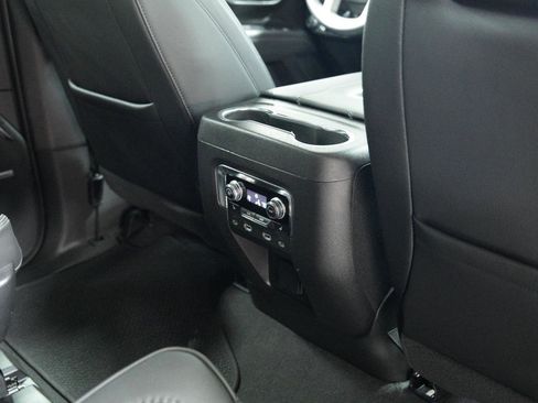 Used 2024 GMC Yukon Denali w/ Advanced Technology Package image 20