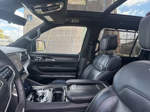 Used 2024 Jeep Grand Wagoneer L Series II w/ Quick Order Packagew 28T image 17