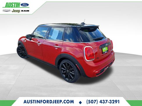 Used 2017 MINI Cooper S image 3