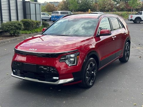 Used 2025 Kia Niro Wave w/ Wave Preserve Package FWD image 1