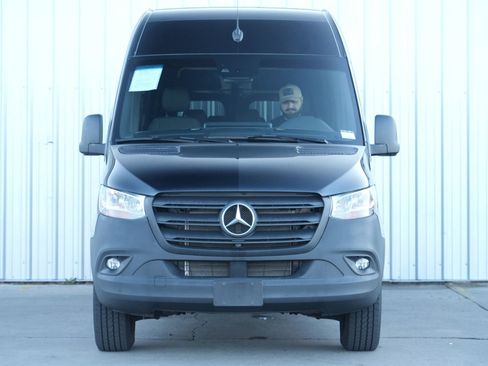 Used 2024 Mercedes-Benz Sprinter 2500 image 50