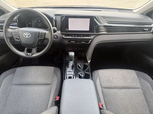 Used 2025 Toyota Camry LE FWD image 25