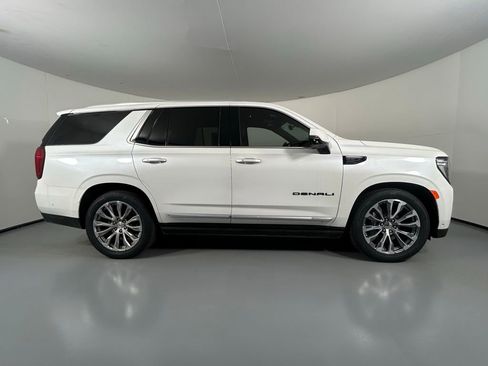 Used 2024 GMC Yukon Denali w/ Denali Reserve Package image 8