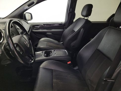 Used 2020 Dodge Grand Caravan SXT w/ Driver Convenience Group image 17