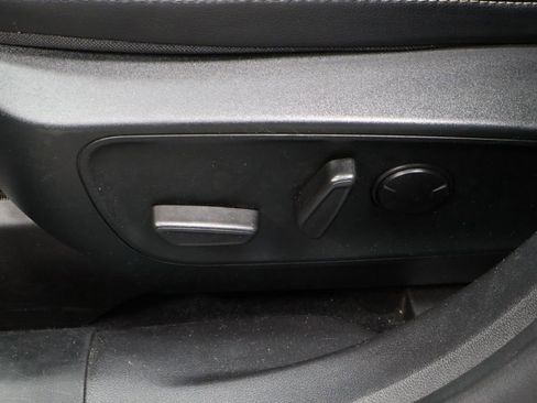 Certified 2022 Ford Escape Titanium image 29