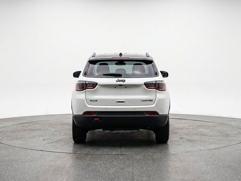 Used 2025 Jeep Compass Trailhawk AWD/4WD image 7