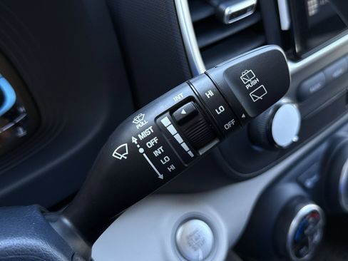 New 2026 Hyundai Venue SEL FWD image 24