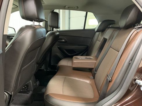 Used 2015 Chevrolet Trax LT w/ LT Sun and Sound Package image 16