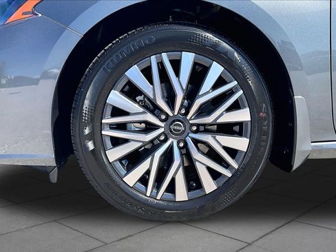 New 2026 Nissan Altima 2.5 SV FWD image 11