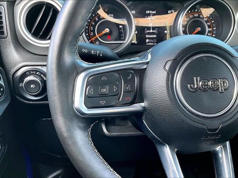 Used 2020 Jeep Wrangler Unlimited Sahara AWD/4WD image 20