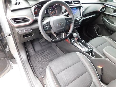 Used 2023 Chevrolet TrailBlazer RS w/ Convenience Package image 14