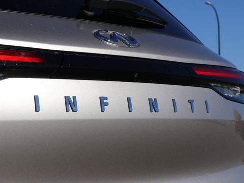Certified 2025 INFINITI QX60 Luxe image 28