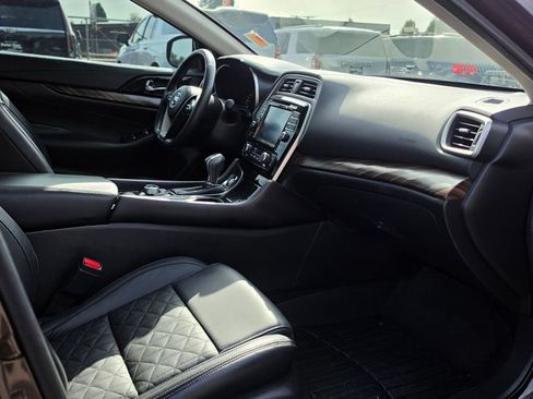 Used 2016 Nissan Maxima Platinum FWD image 12