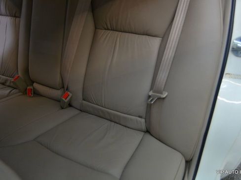 Used 2004 Acura RL image 25