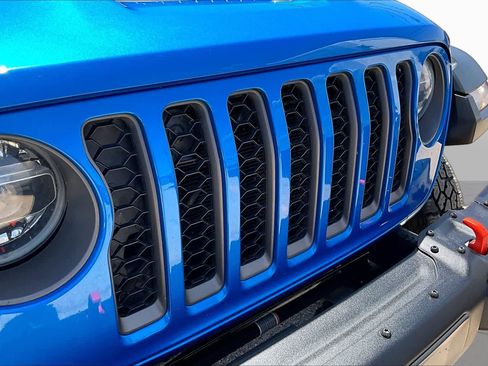 Used 2023 Jeep Gladiator Mojave w/ Cold Weather Group AWD/4WD image 28