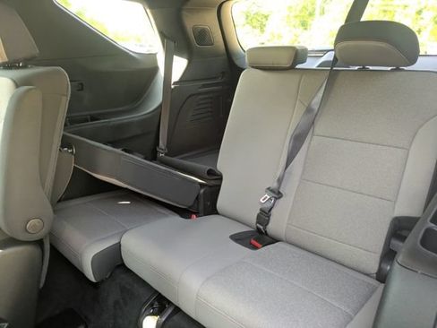 Used 2025 Chevrolet Traverse LT AWD/4WD image 19