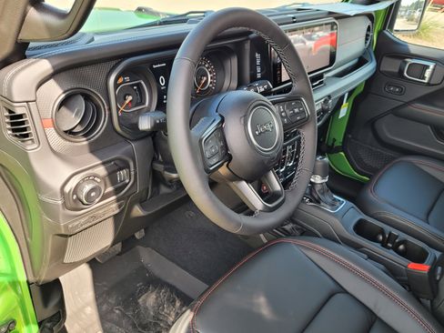 New 2025 Jeep Wrangler Unlimited Rubicon w/ Technology Group image 8