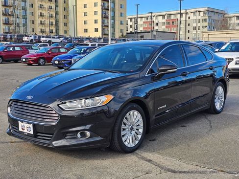 Used 2015 Ford Fusion SE w/ Equipment Group 502A image 3