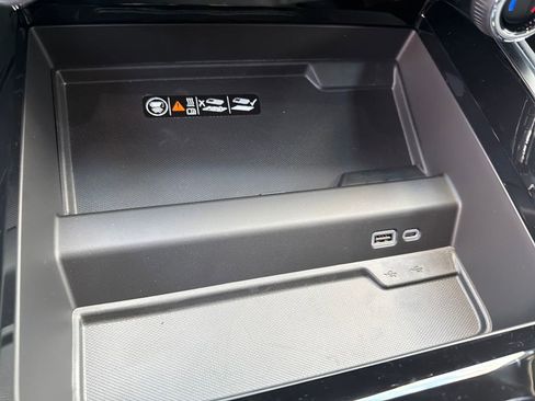 New 2026 Chevrolet Suburban RST image 34