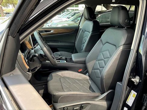 New 2026 Volkswagen Atlas SE FWD image 9