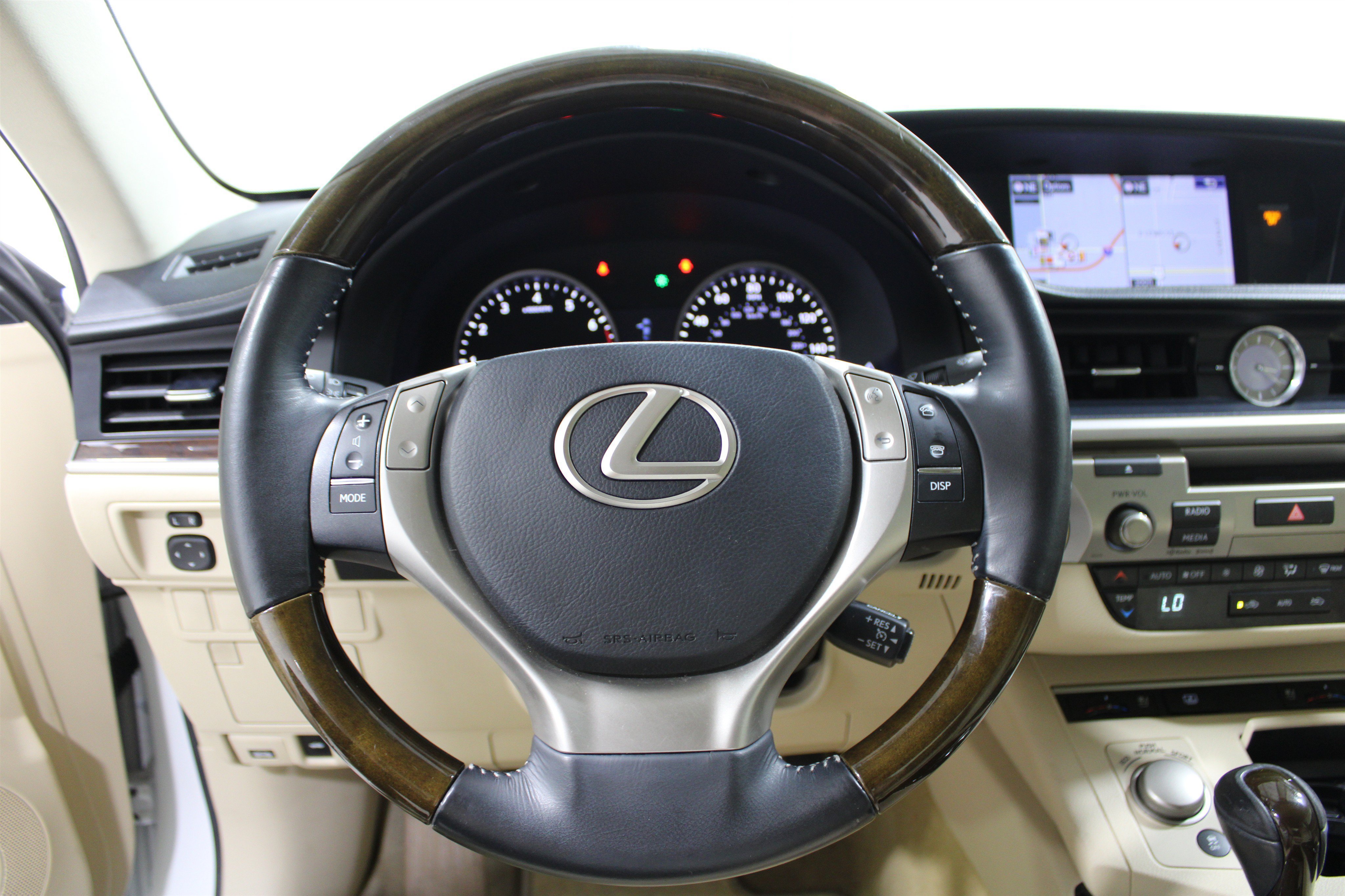 Used 2015 Lexus ES 350 w/ Luxury Package FWD image 18