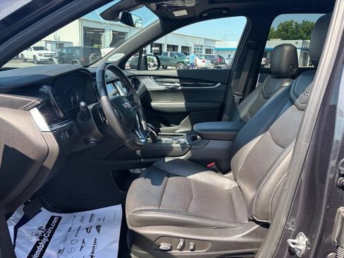 Used 2023 Cadillac XT6 Premium Luxury FWD image 12