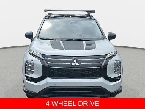Used 2025 Mitsubishi Outlander AWD image 2